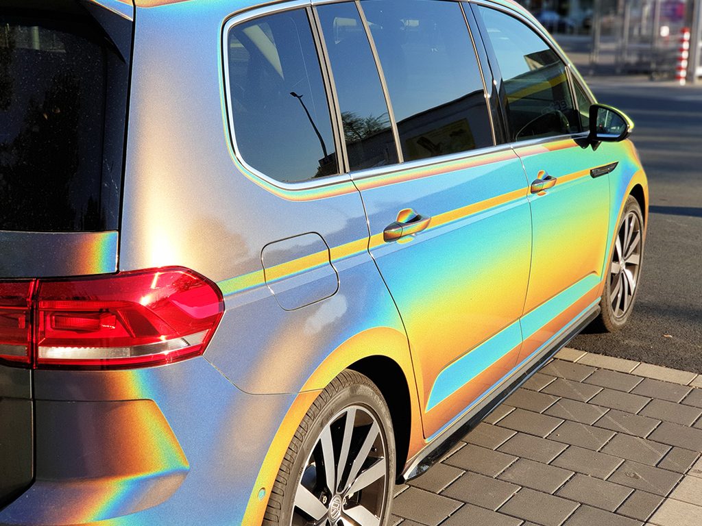 VW_Touran_Wrap_3M_Psychidelic_Folierung